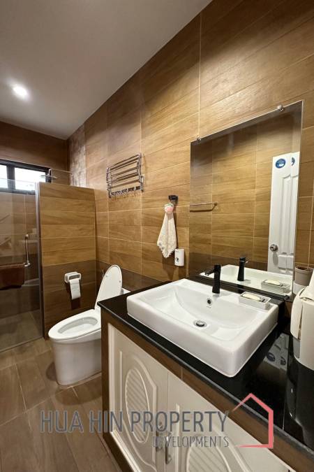 5 Bed 4 Bath 251.85 SQ.M Suchawalai At Sea
