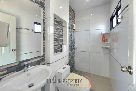 5 Bed 4 Bath 301.65 SQ.M Suchawalai At Sea