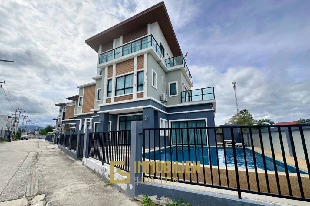 5 Bed 4 Bath 301.65 SQ.M Suchawalai At Sea