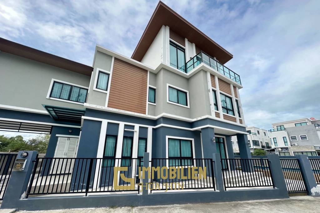 5 Bed 4 Bath 301.65 SQ.M Suchawalai At Sea