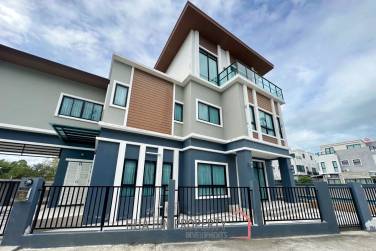 5 Bed 4 Bath 301.65 SQ.M Suchawalai At Sea