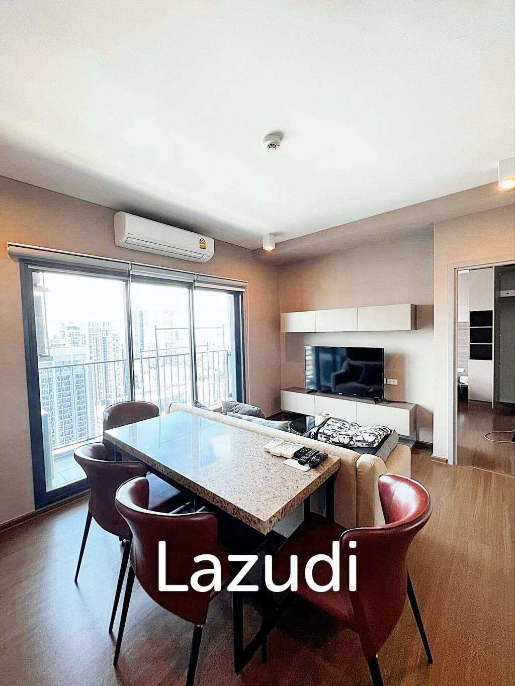 2 Bed 2 Bath 63 SQ.M Ideo Phaholyothin Chatujak
