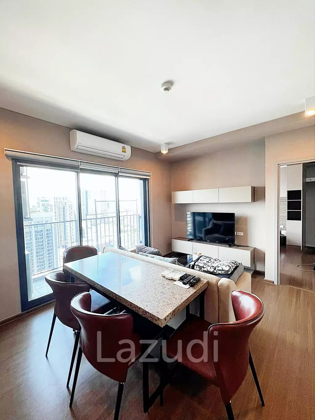 2 Bed 2 Bath 63 SQ.M Ideo Phaholyothin Chatujak
