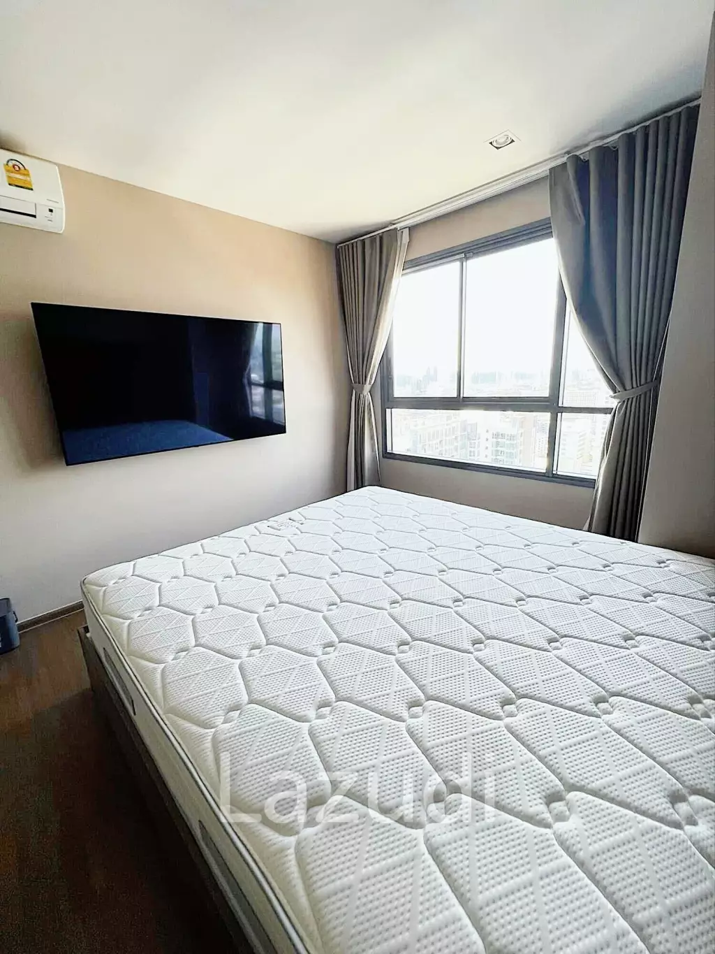2 Bed 2 Bath 63 SQ.M Ideo Phaholyothin Chatujak