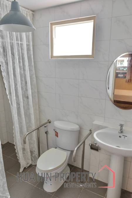 Baan Chai Ley 5 Bedroom Villa In Sam Roi Yot