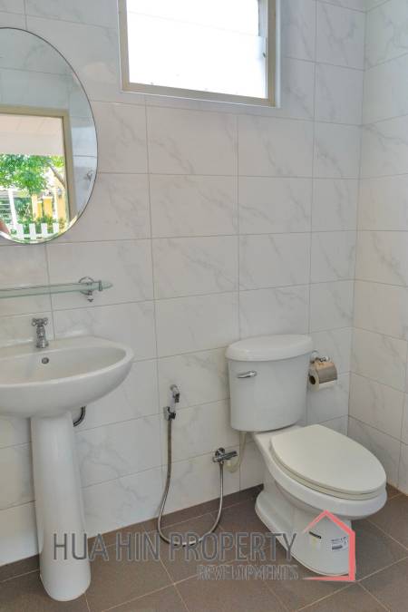 Baan Chai Ley 5 Bedroom Villa In Sam Roi Yot