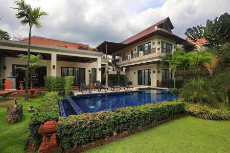 4 Bedroom 600 SQ.M Villa at Naiharn Baan Bua