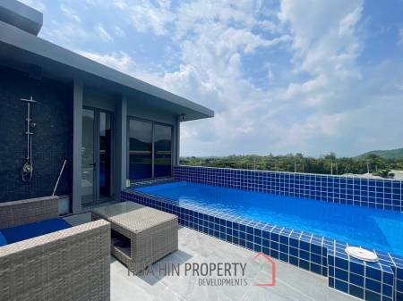 Black Mountain: 4-Story Townhouse Corner Unit