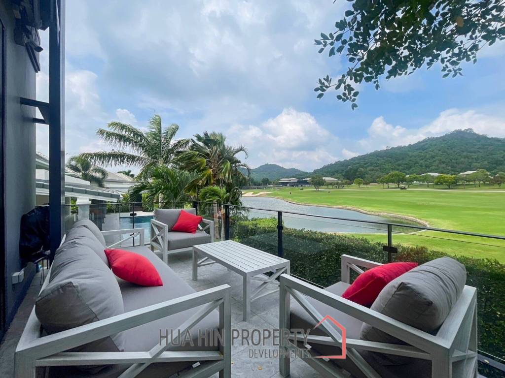 Black Mountain: 4-Story Townhouse Corner Unit