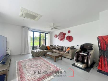 Black Mountain: 4-Story Townhouse Corner Unit