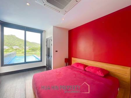 Black Mountain: 4-Story Townhouse Corner Unit