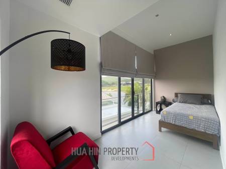 Black Mountain: 4-Story Townhouse Corner Unit