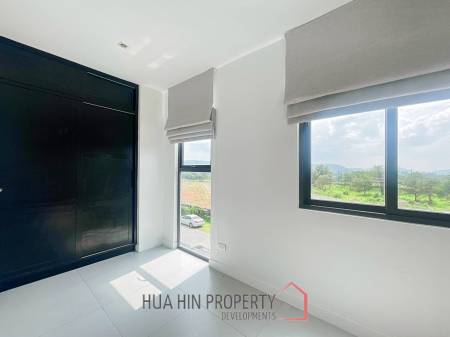 Black Mountain: 4-Story Townhouse Corner Unit
