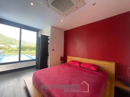 Black Mountain: 4-Strory Townhouse Corner Unit