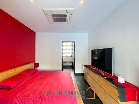 Black Mountain: 4-Strory Townhouse Corner Unit