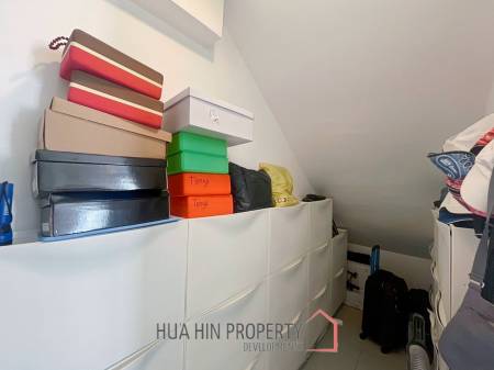 Black Mountain: 4-Strory Townhouse Corner Unit