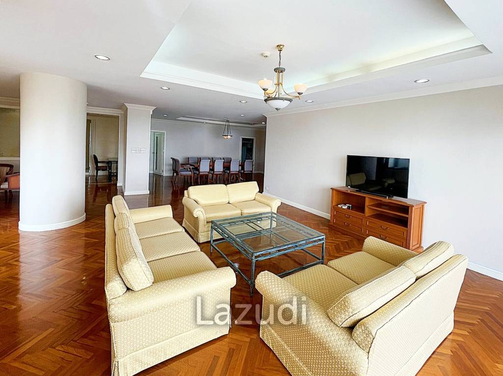 3 Bed 3 Bath 300 SQ.M Baan Yen Akard