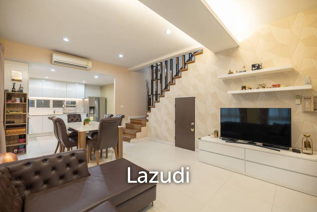 3 Bed 3 Bath 280 SQ.M Bless town Sukhumvit 50