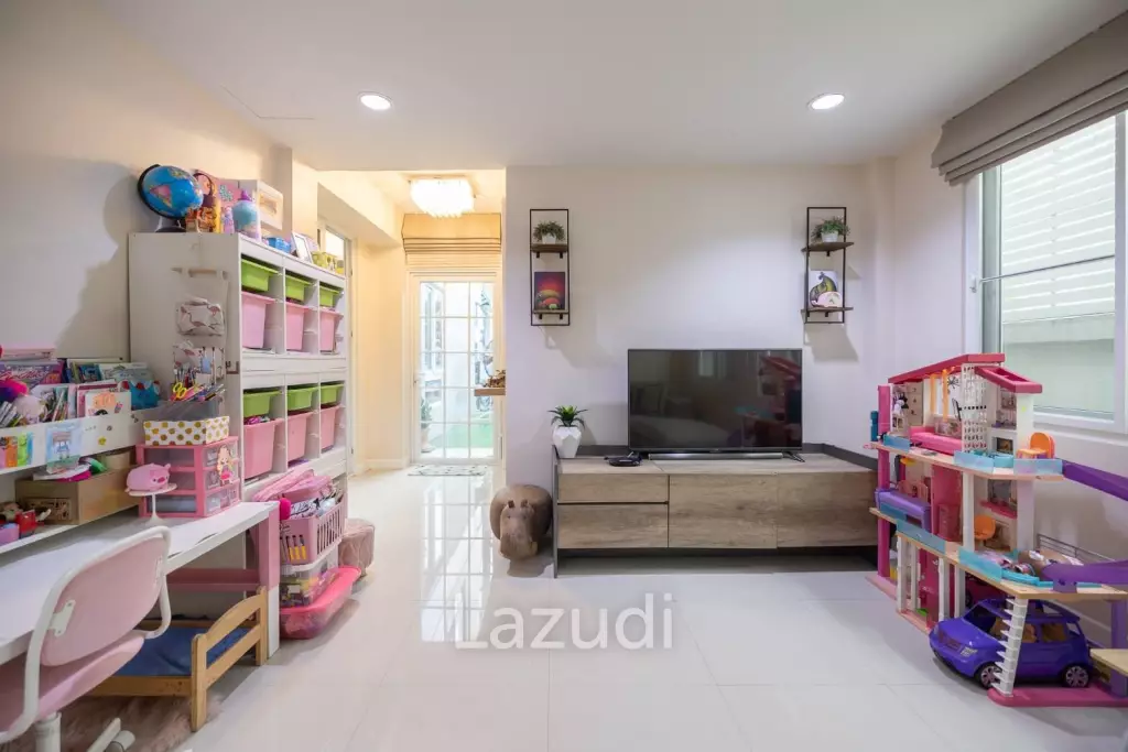 3 Bed 3 Bath 280 SQ.M Bless town Sukhumvit 50