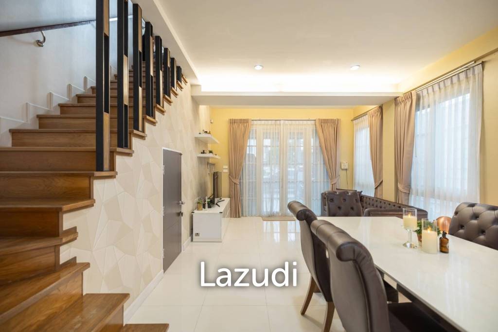 3 Bed 3 Bath 280 SQ.M Bless town Sukhumvit 50