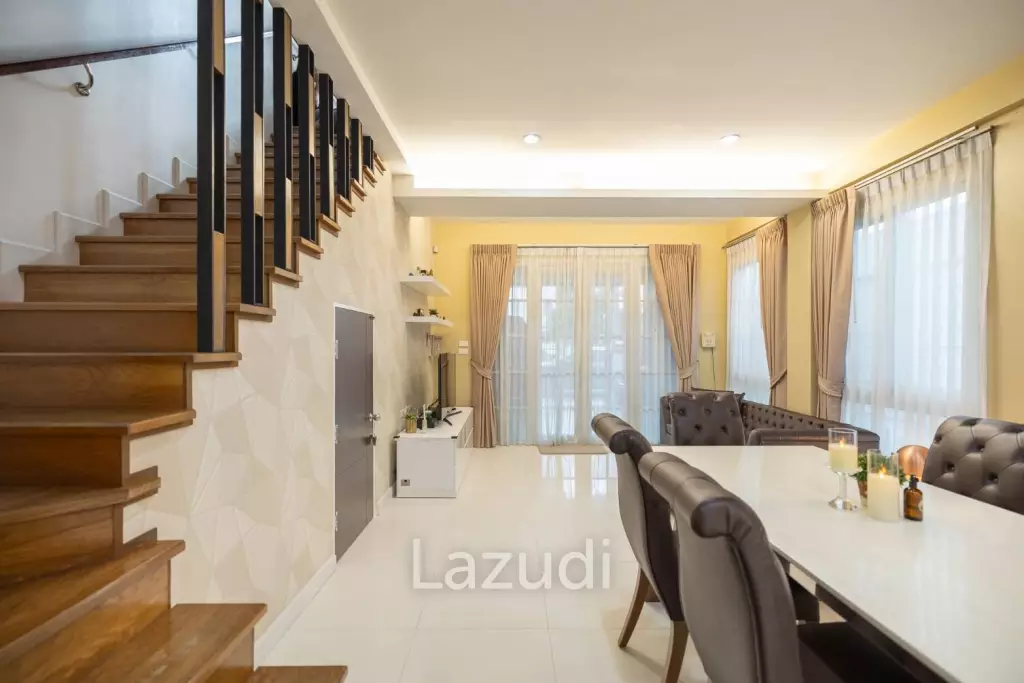 3 Bed 3 Bath 280 SQ.M Bless town Sukhumvit 50