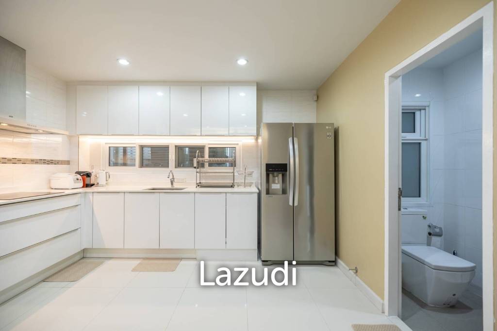 3 Bed 3 Bath 280 SQ.M Bless town Sukhumvit 50
