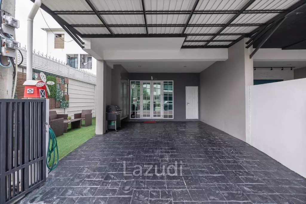3 Bed 3 Bath 280 SQ.M Bless town Sukhumvit 50
