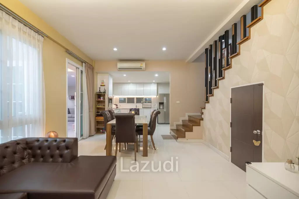 3 Bed 3 Bath 280 SQ.M Bless town Sukhumvit 50