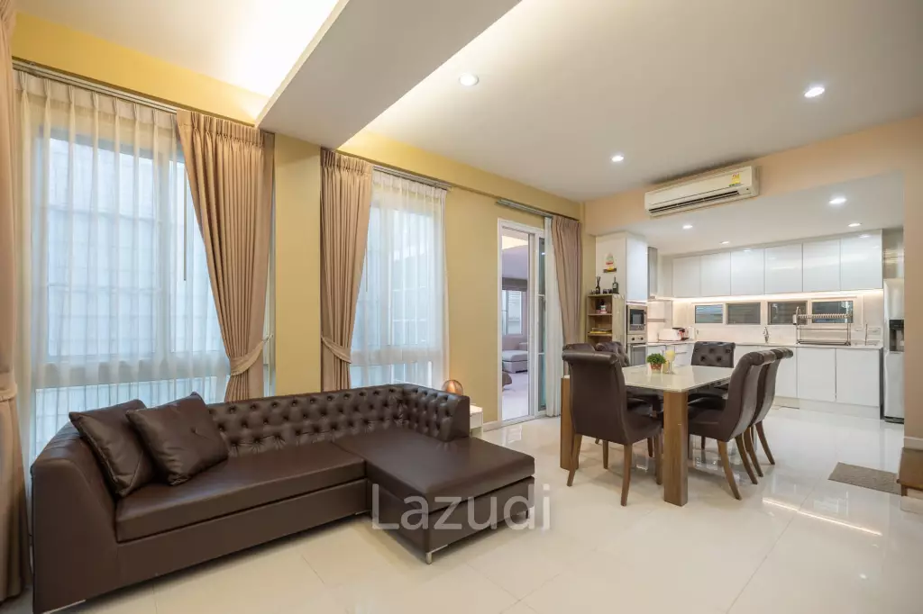 3 Bed 3 Bath 280 SQ.M Bless town Sukhumvit 50