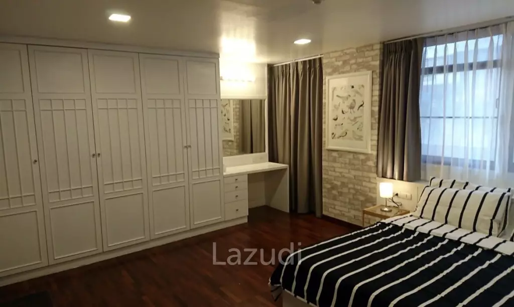 62 sqm stylish 1 bedroom condo on 4th floor in Khlong Tan Nuea Bangkok