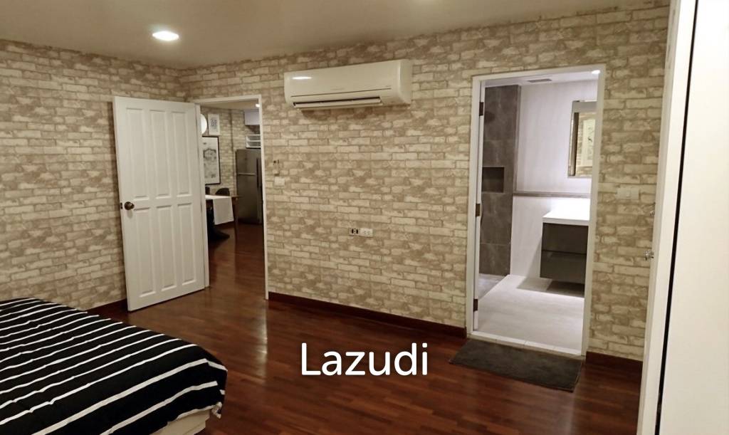 62 sqm stylish 1 bedroom condo on 4th floor in Khlong Tan Nuea Bangkok