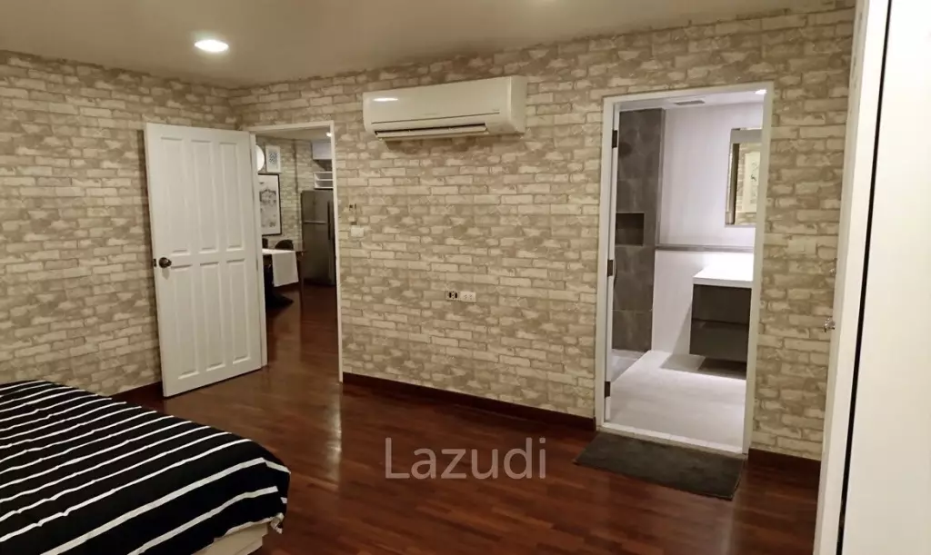 62 sqm stylish 1 bedroom condo on 4th floor in Khlong Tan Nuea Bangkok