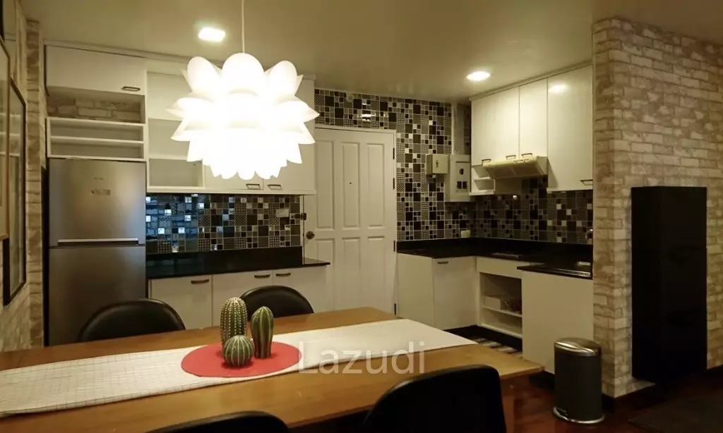 62 sqm stylish 1 bedroom condo on 4th floor in Khlong Tan Nuea Bangkok