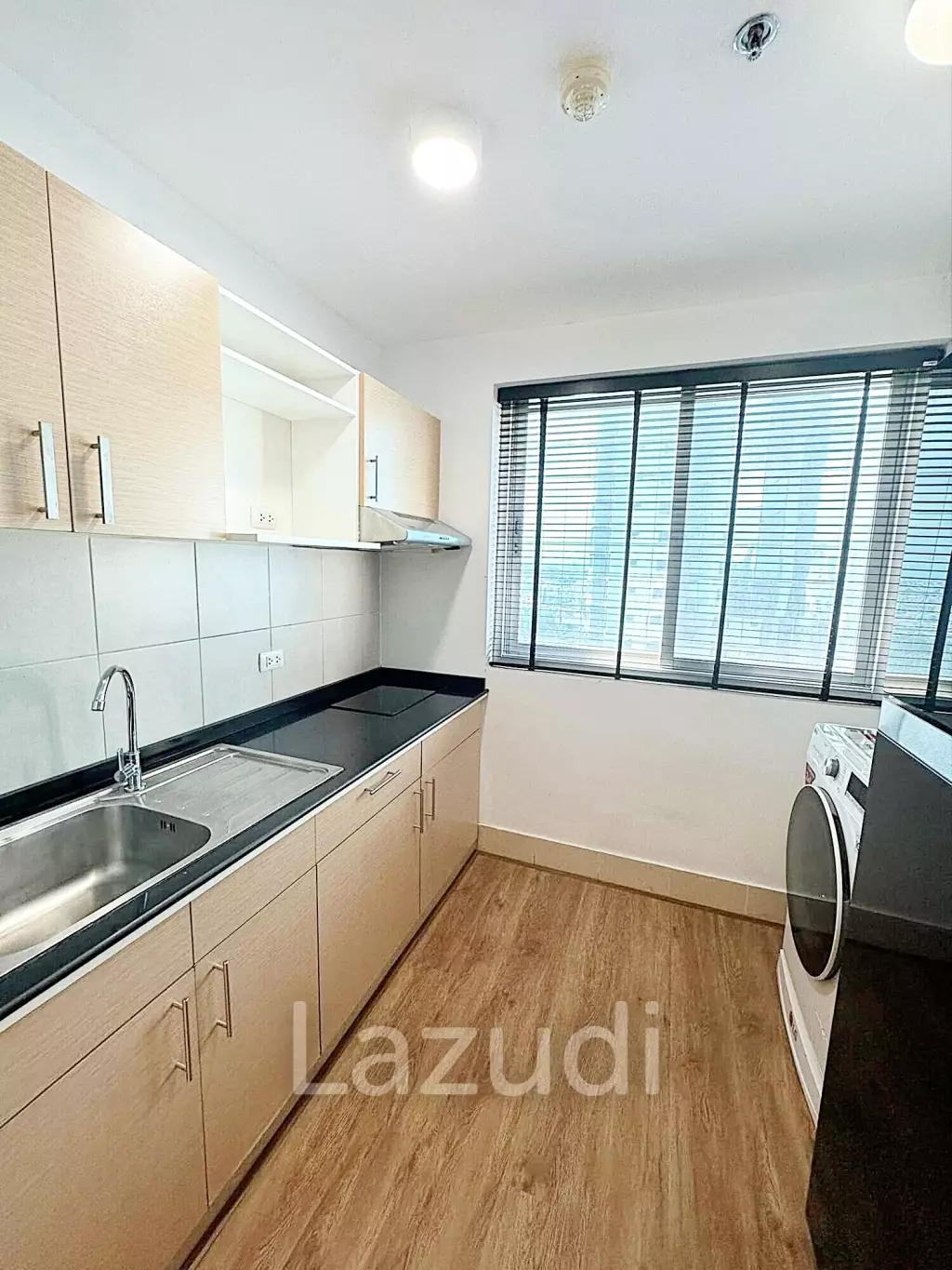 2 Bed 70 SQ.M Supalai Park Ekkamai-Thonglor