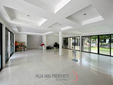 Stand Alone 5 Bedroom Villa On A Large Land Plot