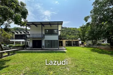 Stand Alone 5 Bedroom Villa On A Large Land Plot
