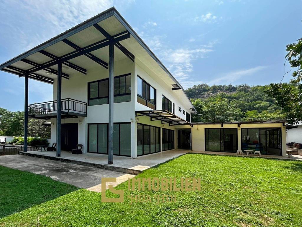 8,145 metro cuadrado 5 ` 5 Baño Villa de Venta