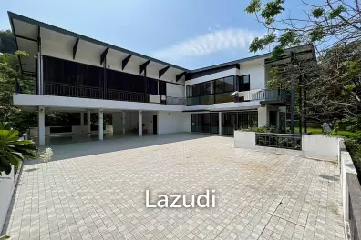 Stand Alone 5 Bedroom Villa On A Large Land Plot