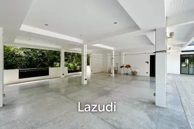 Stand Alone 5 Bedroom Villa On A Large Land Plot