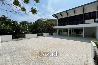 Stand Alone 5 Bedroom Villa On A Large Land Plot