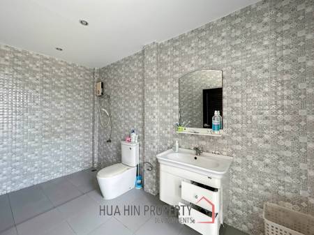 Stand Alone 5 Bedroom Villa On A Large Land Plot