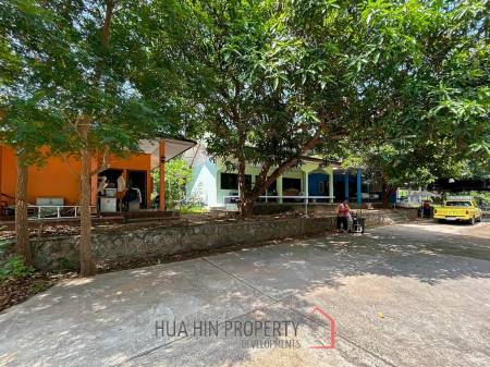 Stand Alone 5 Bedroom Villa On A Large Land Plot