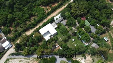 Stand Alone 5 Bedroom Villa On A Large Land Plot