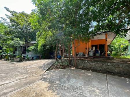 Stand Alone 5 Bedroom Villa On A Large Land Plot