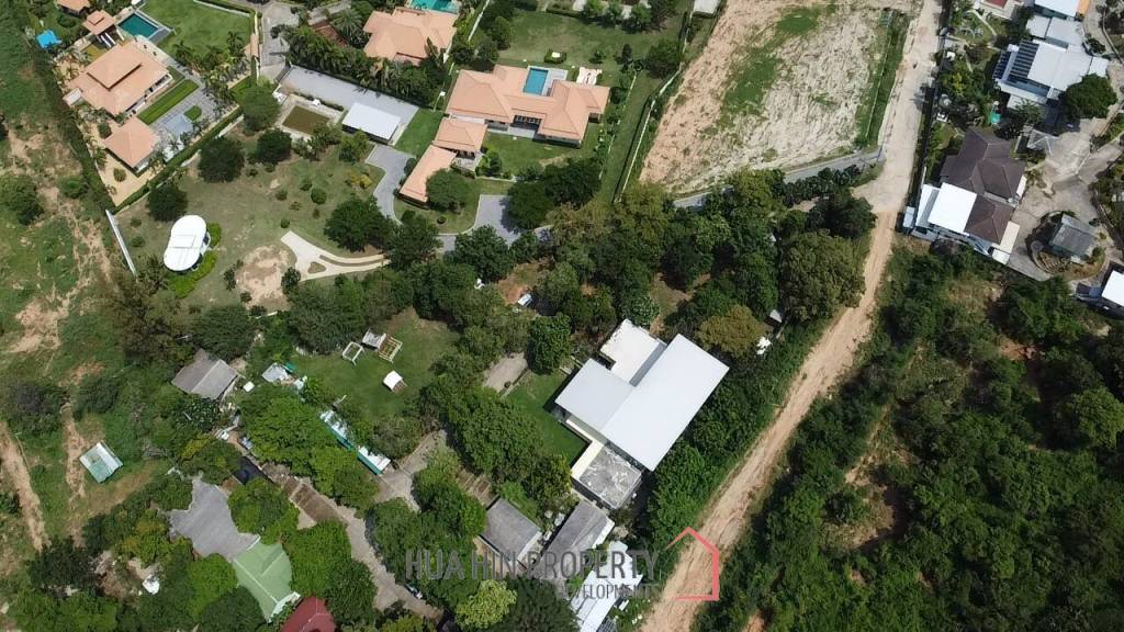 Stand Alone 5 Bedroom Villa On A Large Land Plot