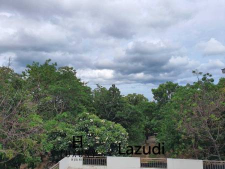 Stand Alone 5 Bedroom Villa On A Large Land Plot