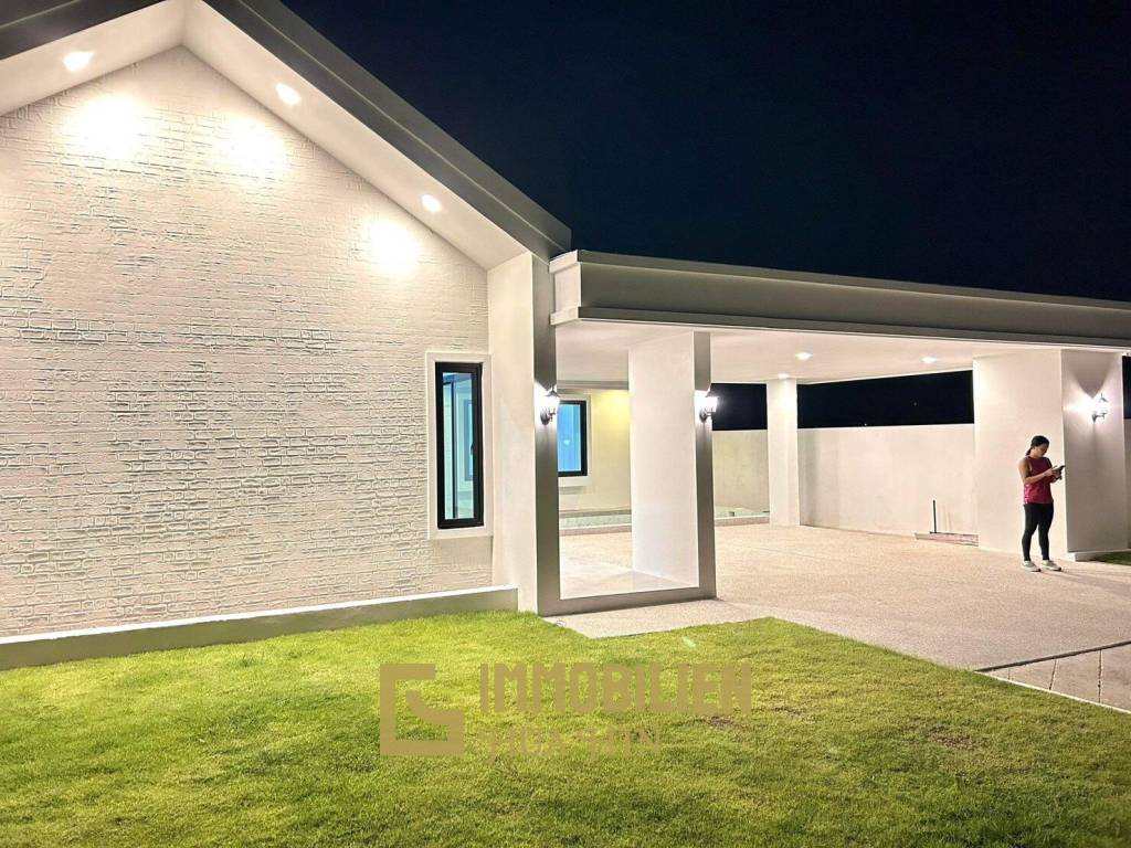 Freistehende Pool Villa im nordischen Stil mit 3 Schlafzimmern