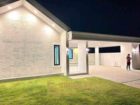 Freistehende Pool Villa im nordischen Stil mit 3 Schlafzimmern