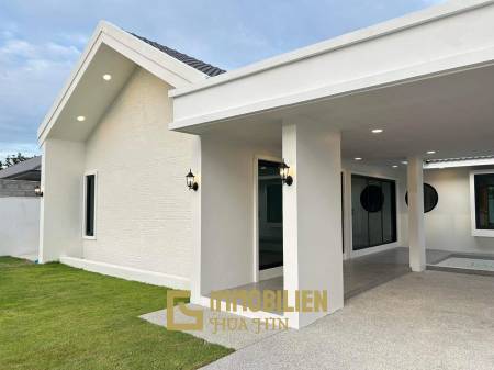 Freistehende Pool Villa im nordischen Stil mit 3 Schlafzimmern
