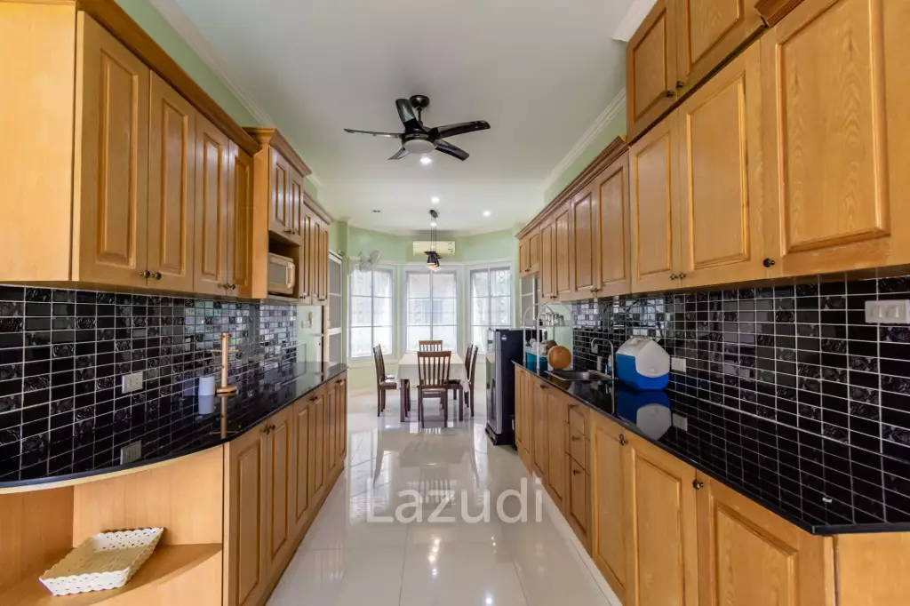 Nice design 4 Bed Pool villa at Cha-am